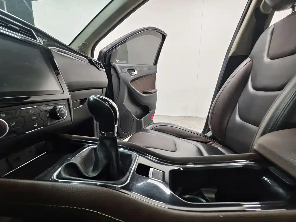 DONGFENG SCENERY 580 2016