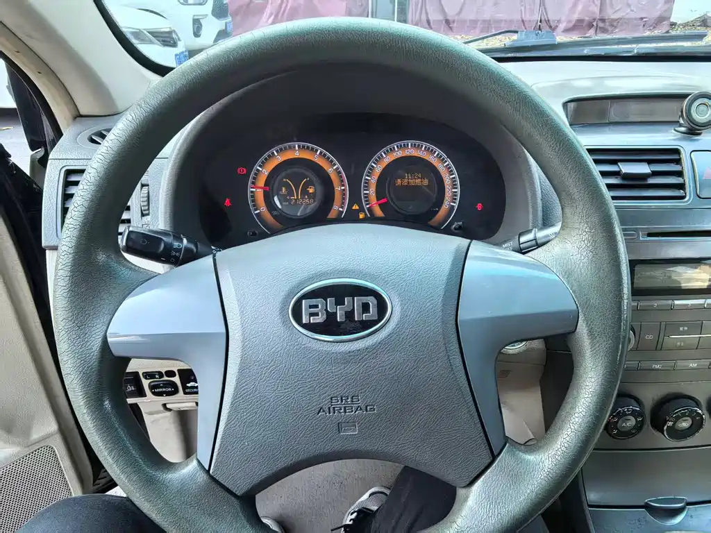 BYD L3 2012