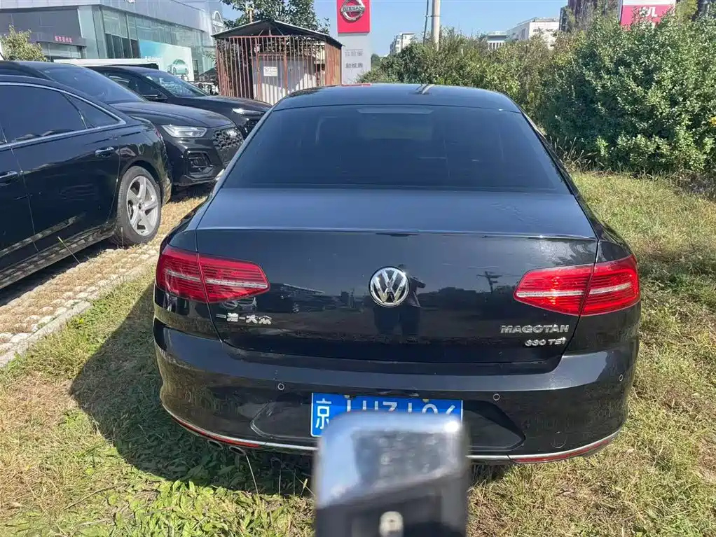 VOLKSWAGEN MAGOTAN 2017