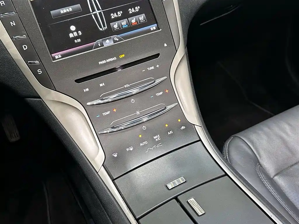LINCOLN MKZ 2015