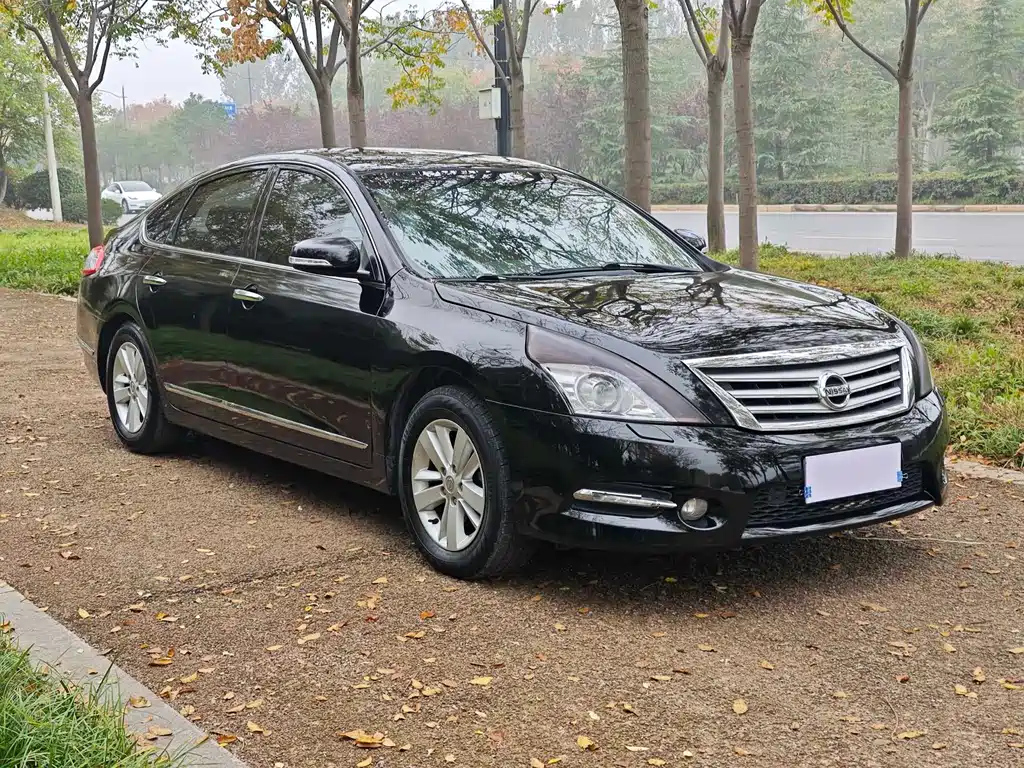 NISSAN TEANA 2011