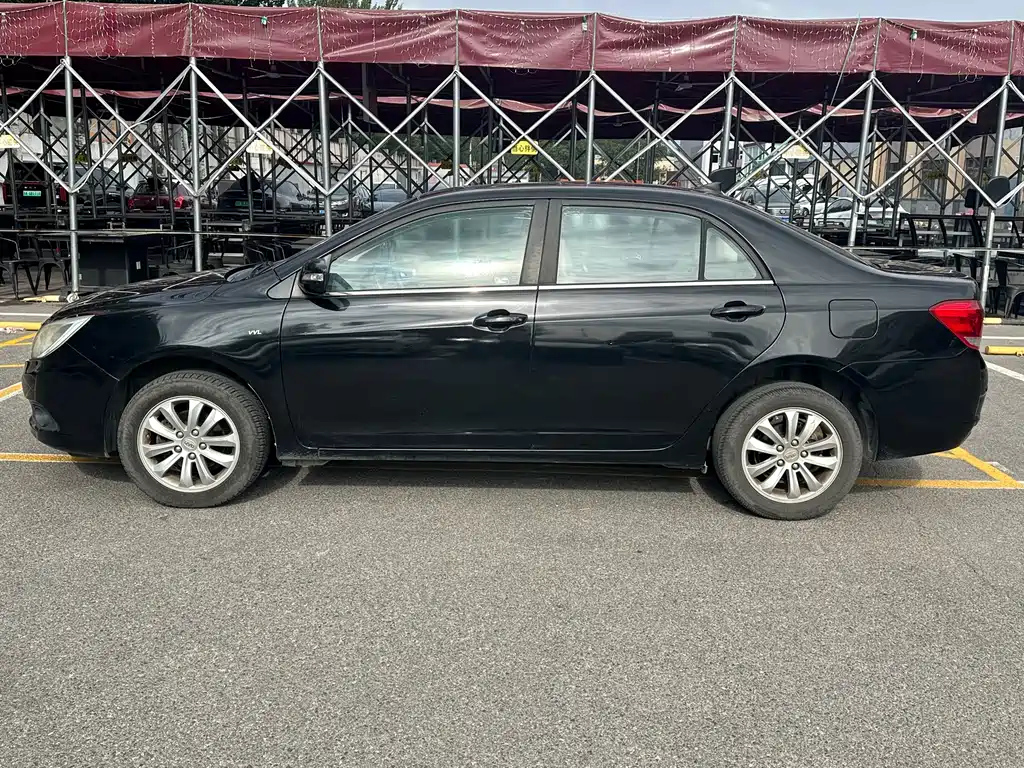 BYD SURUI 2014