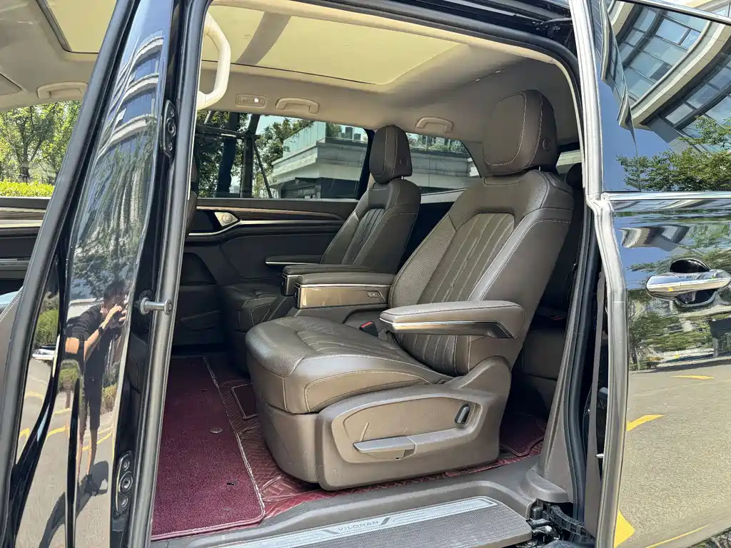 VOLKSWAGEN VILORAN 2021