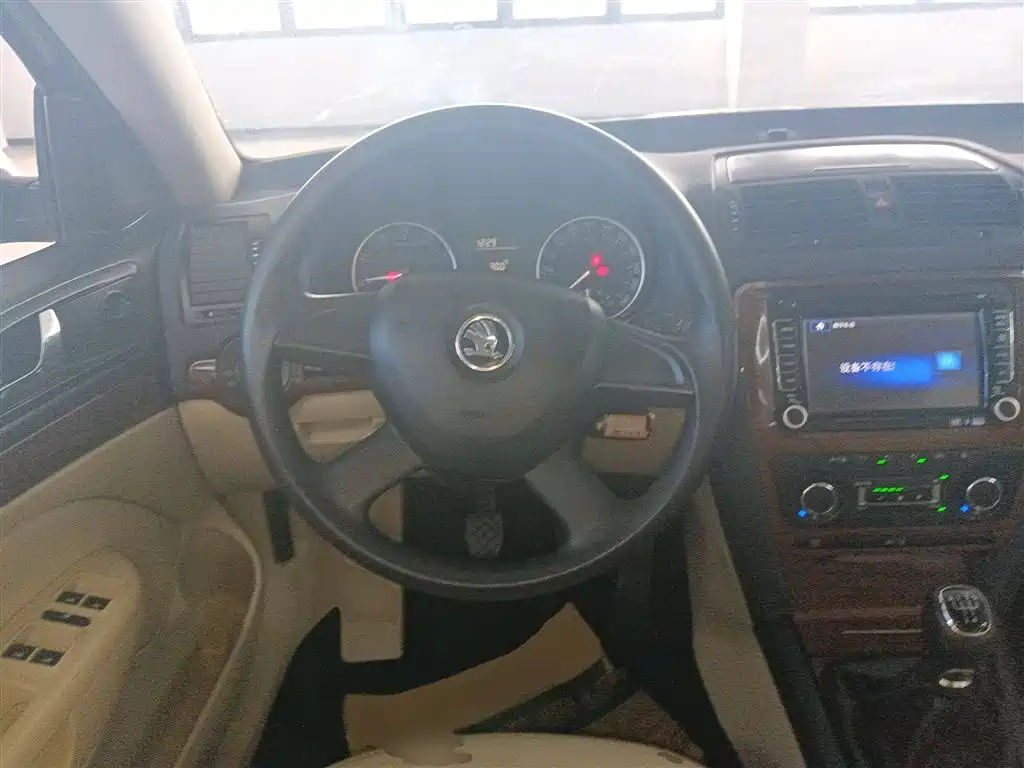 SKODA OCTAVIA 2014