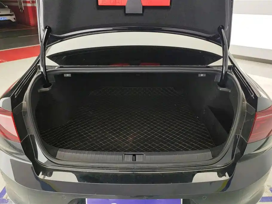 VOLKSWAGEN MAGOTAN 2023