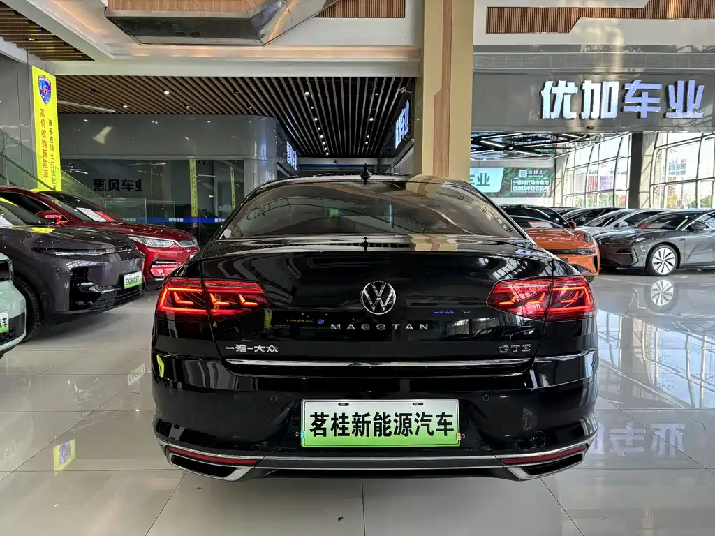 VOLKSWAGEN MAGOTAN GTE PLUG IN HYBRID 2022