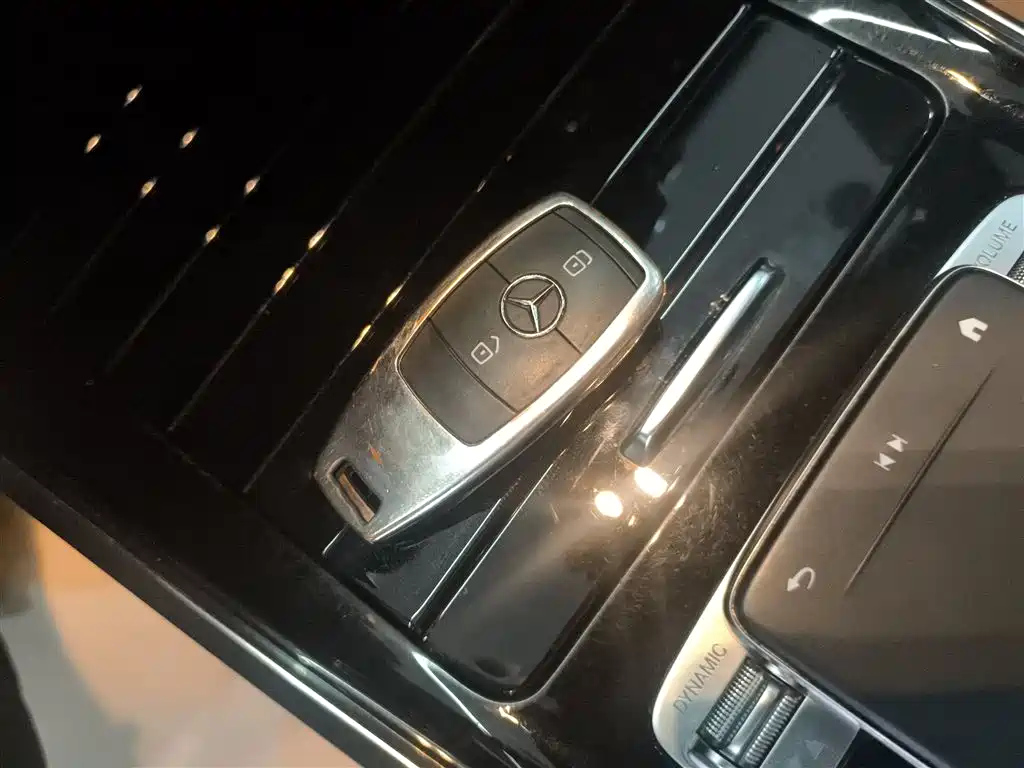 MERCEDES BENZ GLB 2020