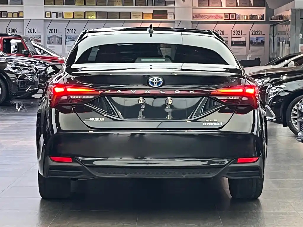 TOYOTA AVALON 2019