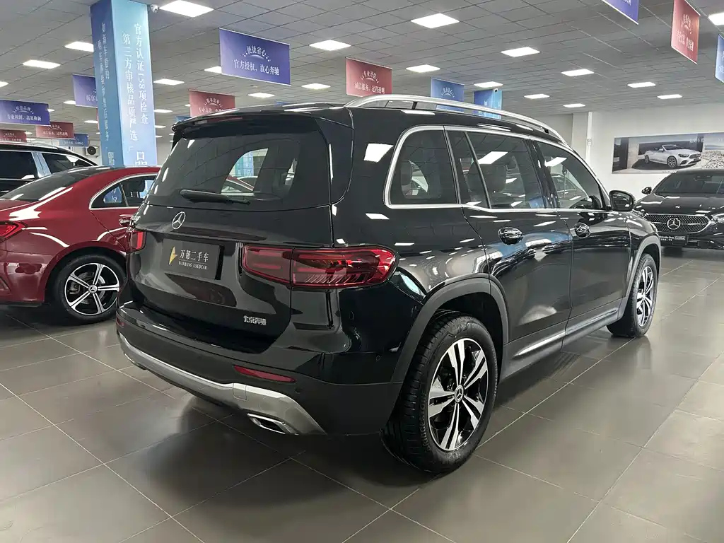 MERCEDES BENZ GLB 2024