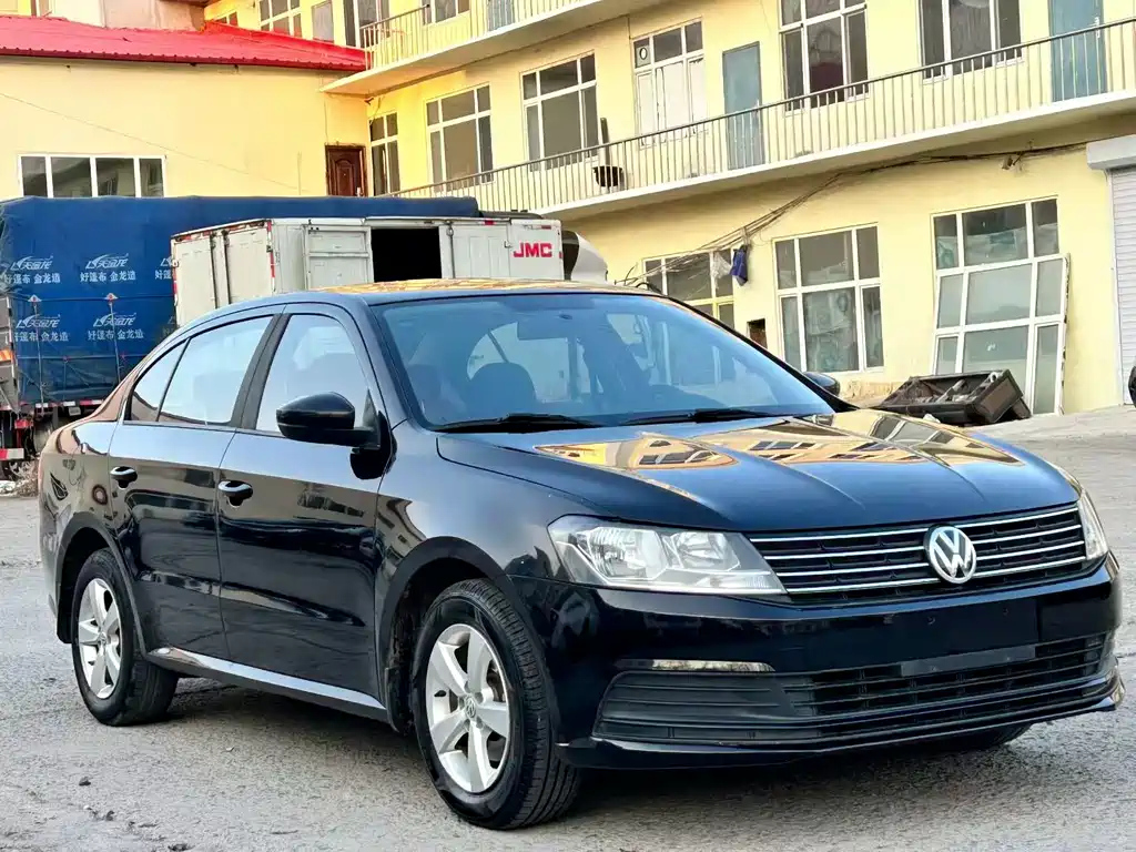 VOLKSWAGEN LAVIDA 2016
