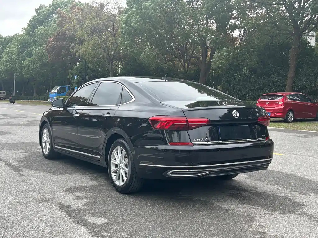 VOLKSWAGEN PASSAT 2019