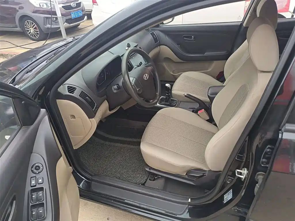 HYUNDAI CELESTA 2015