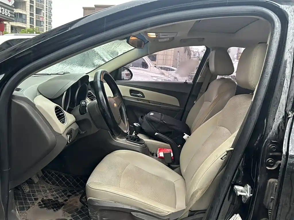 CHEVROLET CRUZE 2015