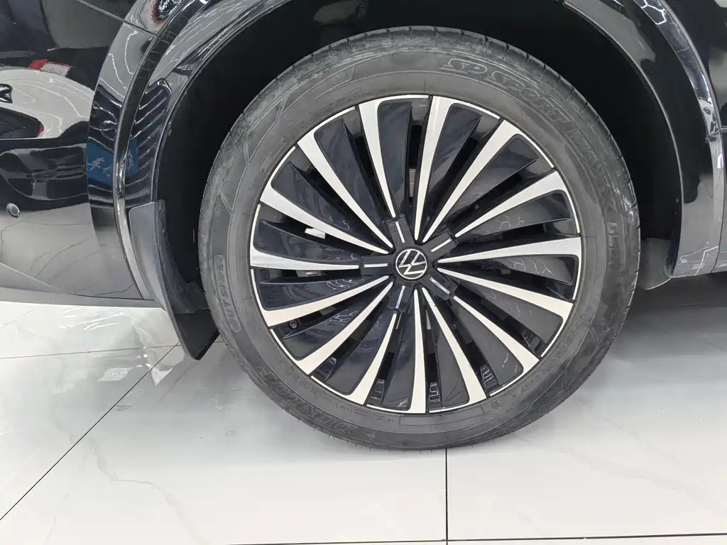 VOLKSWAGEN VILORAN 2023