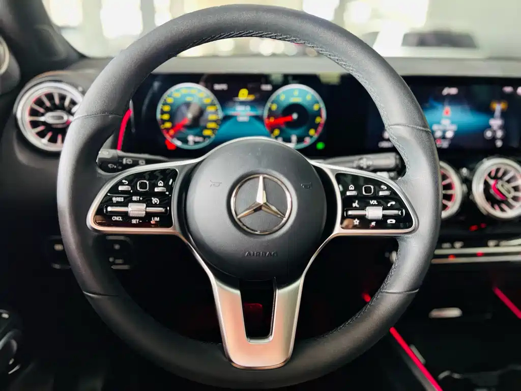 MERCEDES BENZ GLB 2022