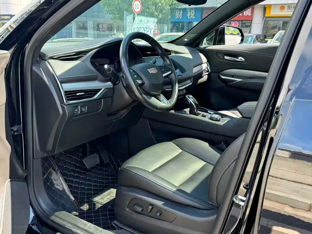 CADILLAC XT4 2020