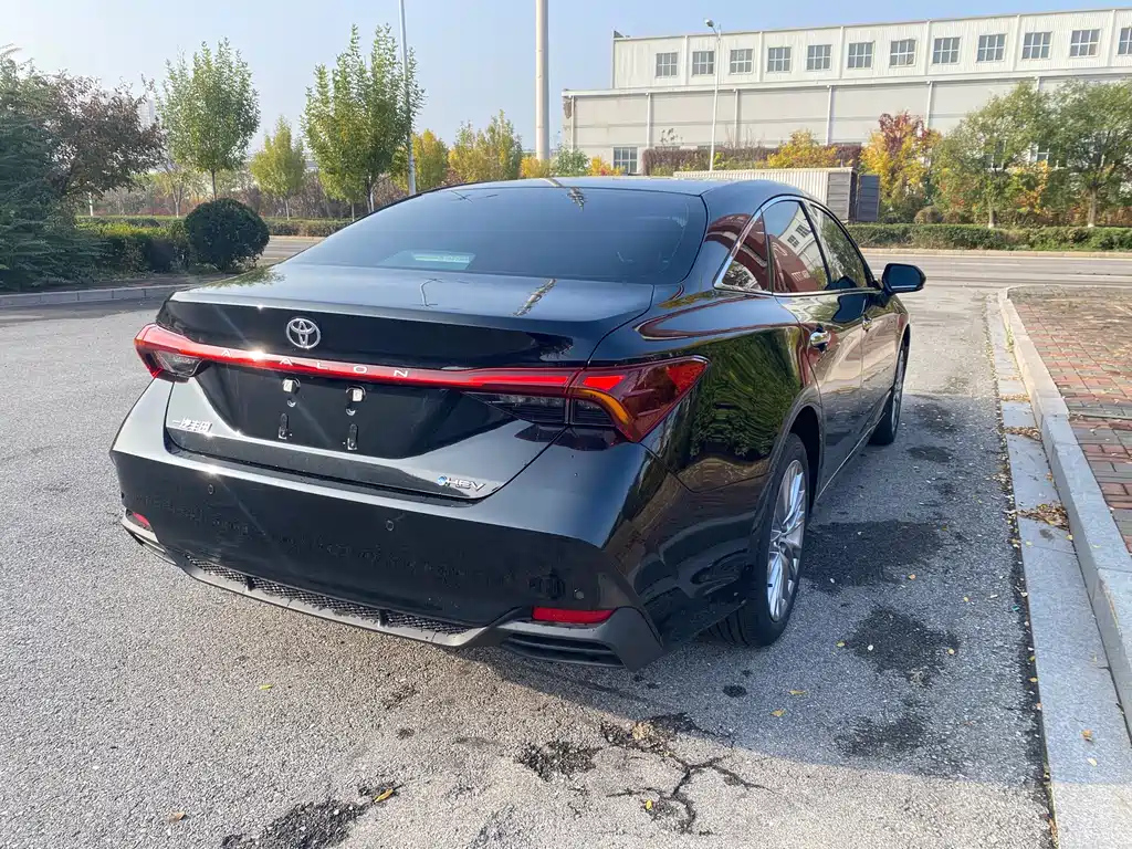 TOYOTA AVALON 2025