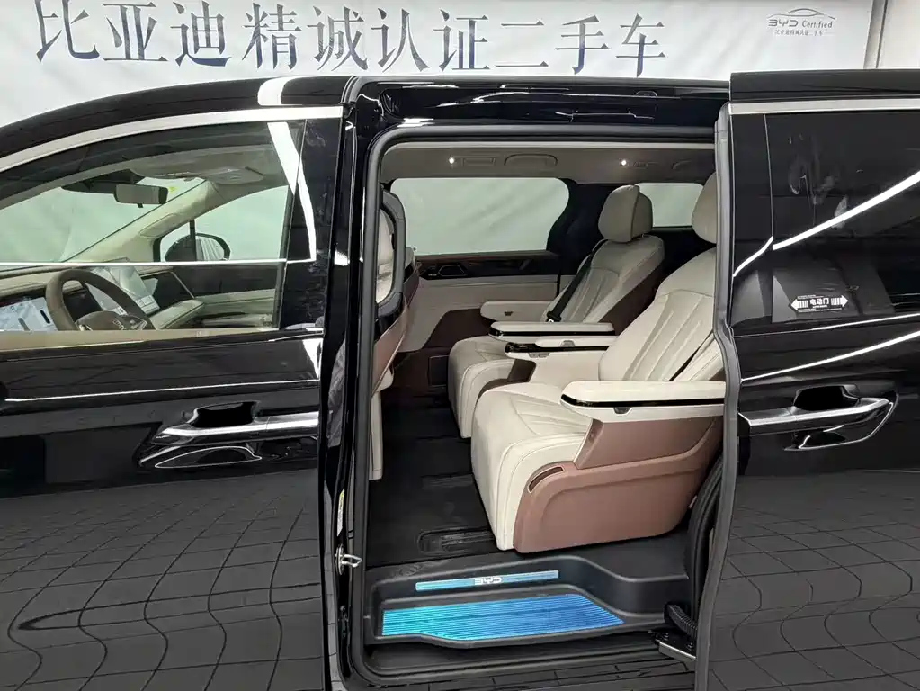 BYD XIA 2025