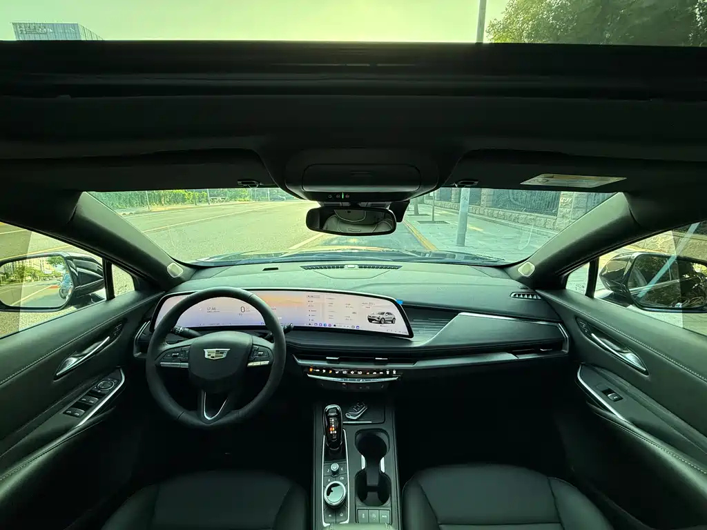 CADILLAC XT4 2024