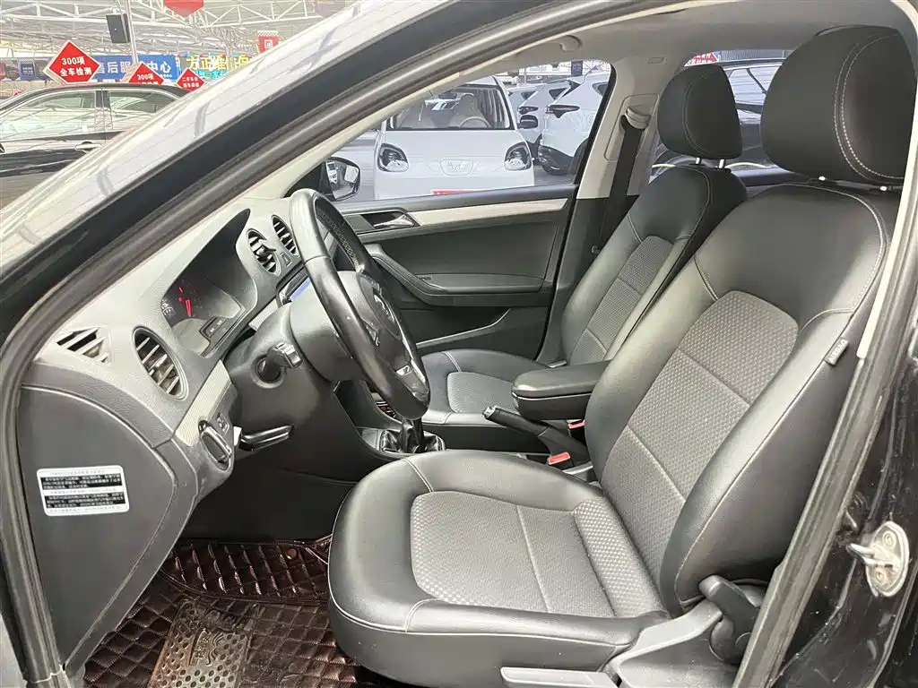 VOLKSWAGEN JETTA 2013