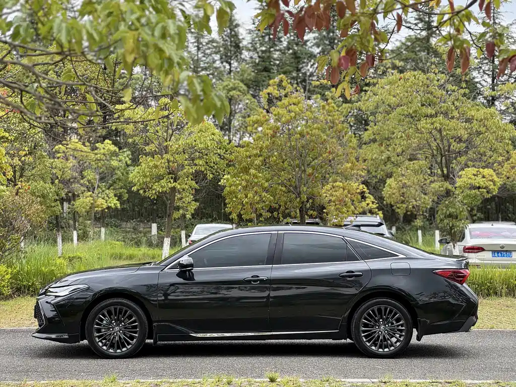 TOYOTA AVALON 2024