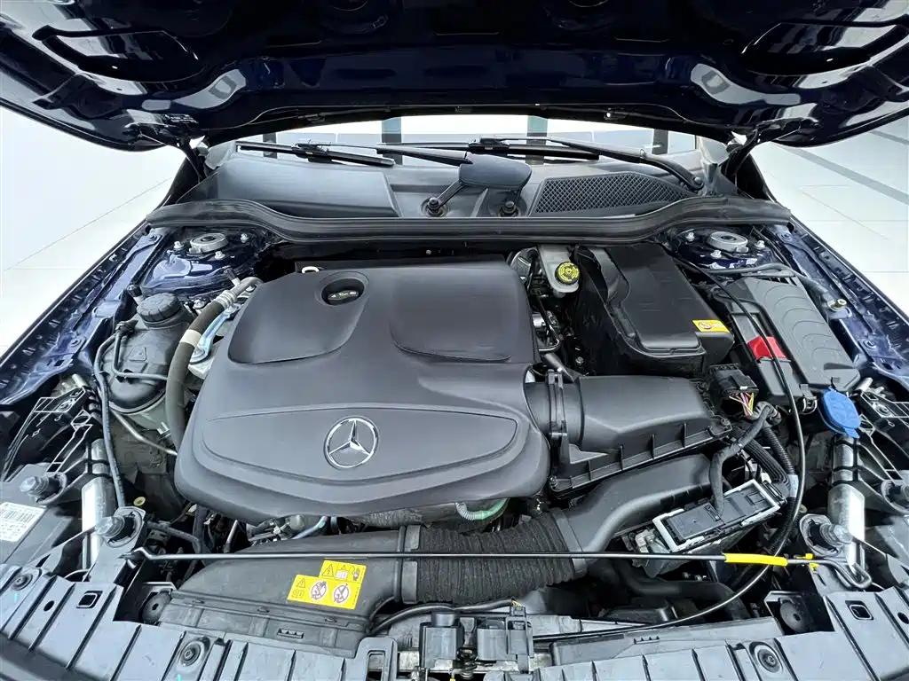 MERCEDES BENZ GLA 2016