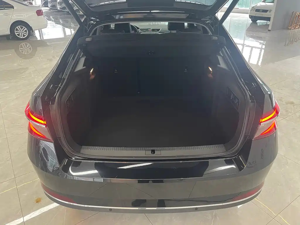 SKODA SUPERB 2024