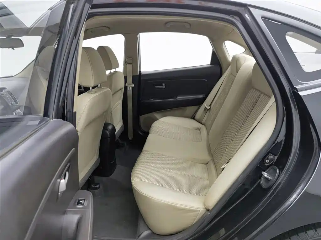 HYUNDAI CELESTA 2012