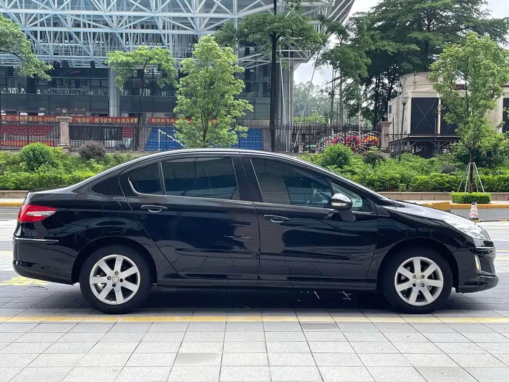 PEUGEOT 408 2013