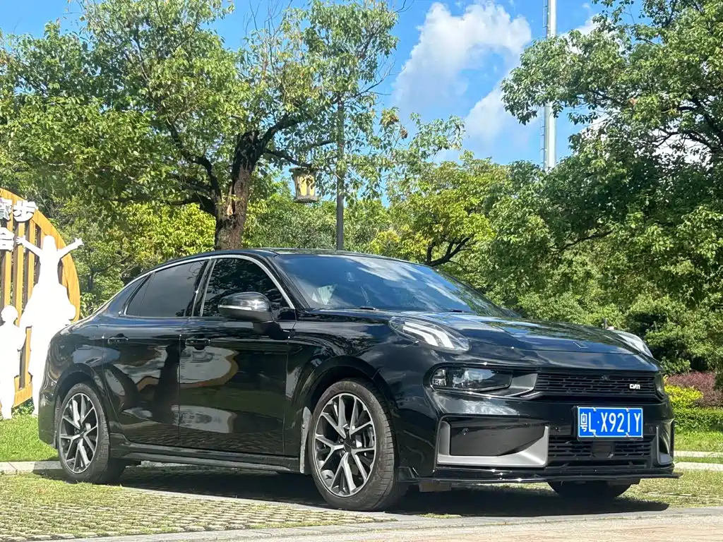 LYNK&CO 03 2022
