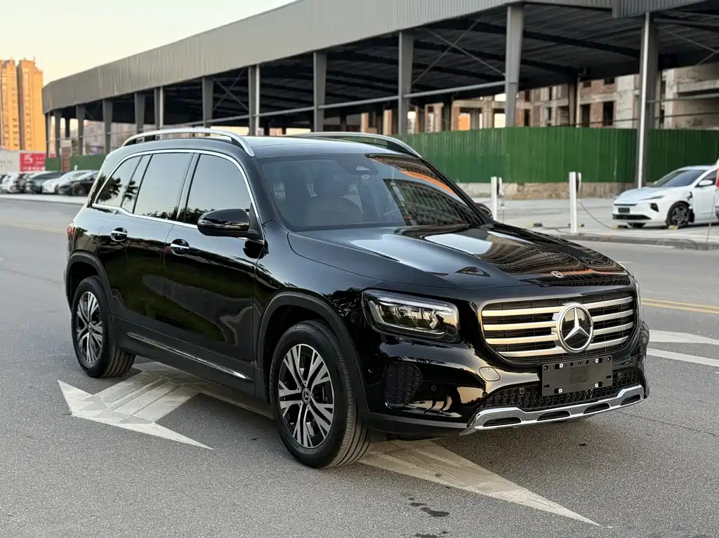 MERCEDES BENZ GLB 2025