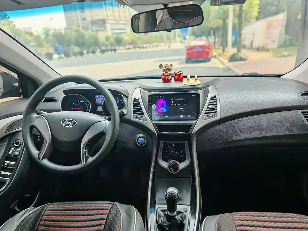 HYUNDAI ELANTRA 2013