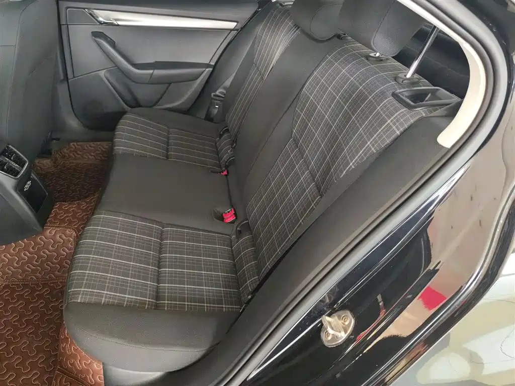 SKODA OCTAVIA 2019