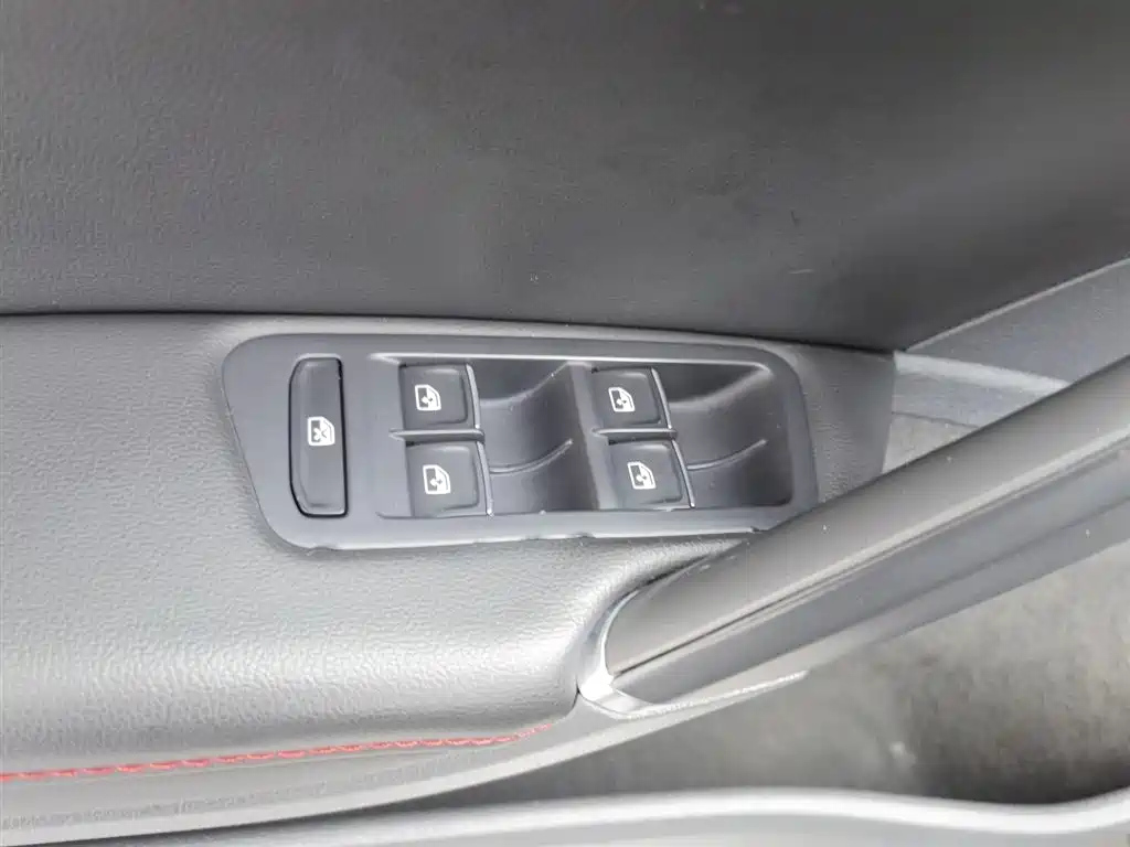 VOLKSWAGEN GOLF GTI 2019
