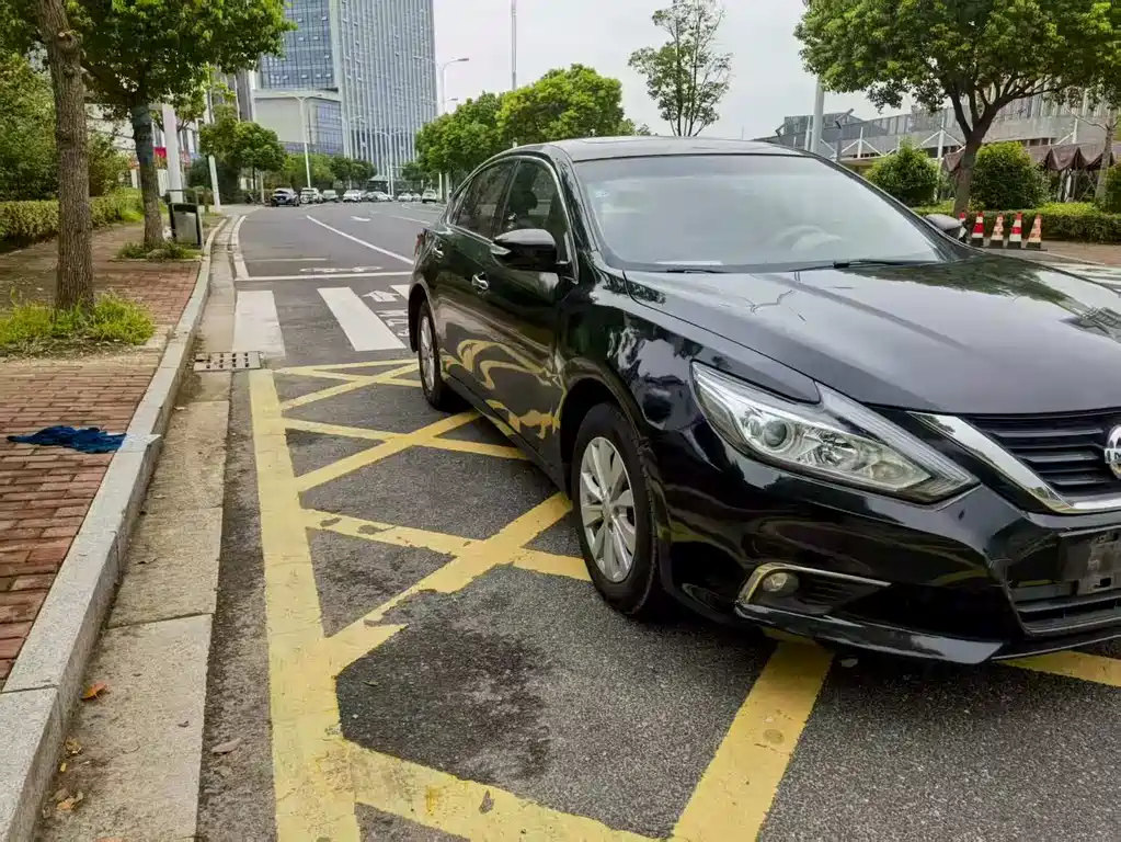 NISSAN TEANA 2017