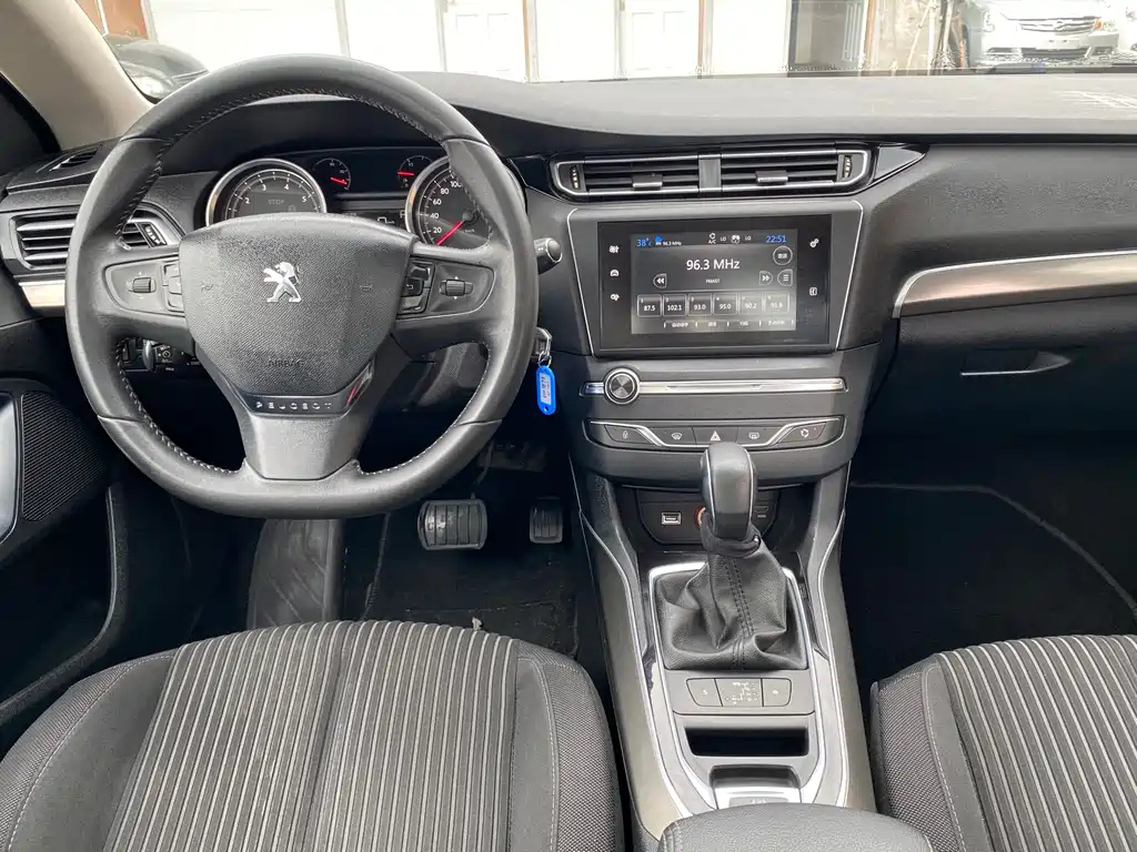 PEUGEOT 408 2014