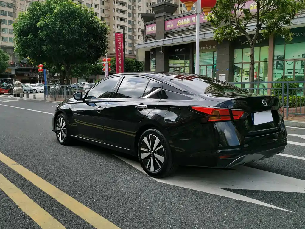 NISSAN TEANA 2021