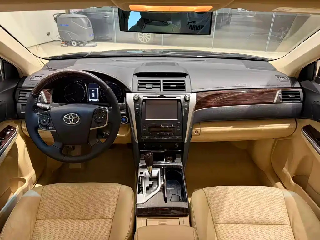 TOYOTA CAMRY 2015