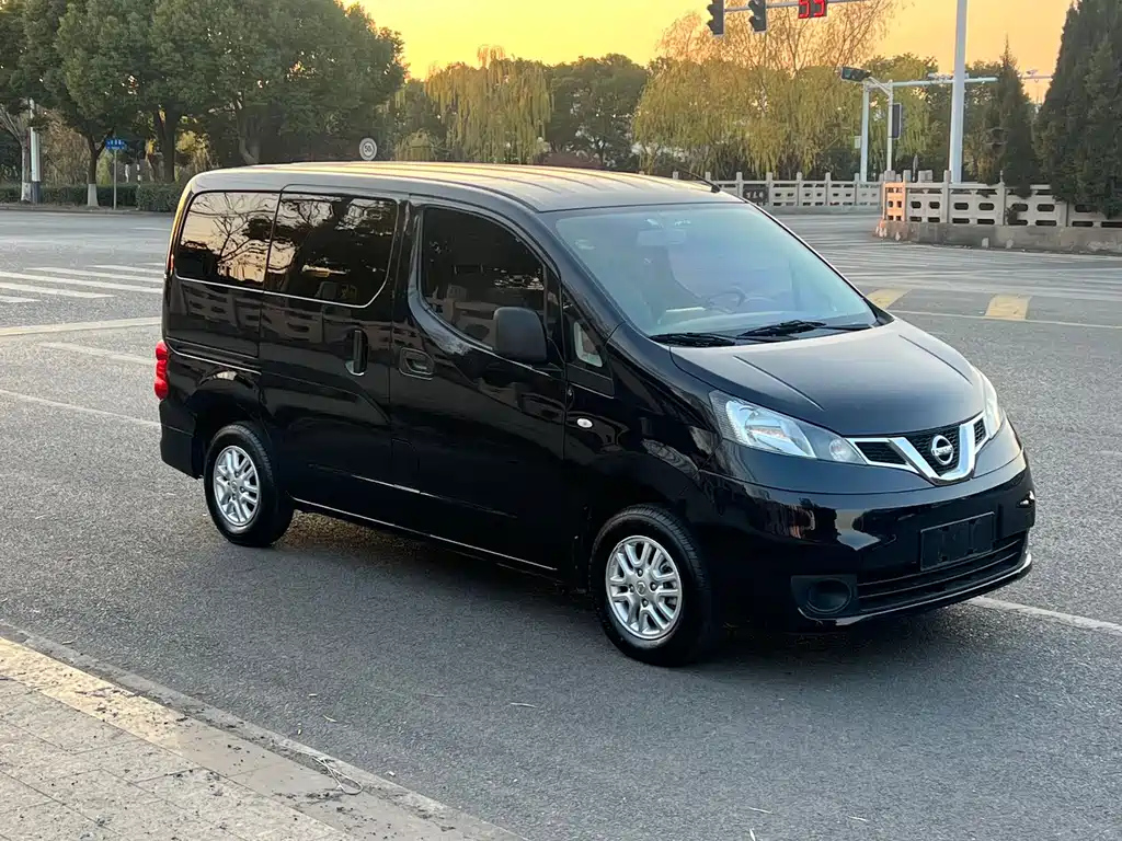 NISSAN NV200 2014