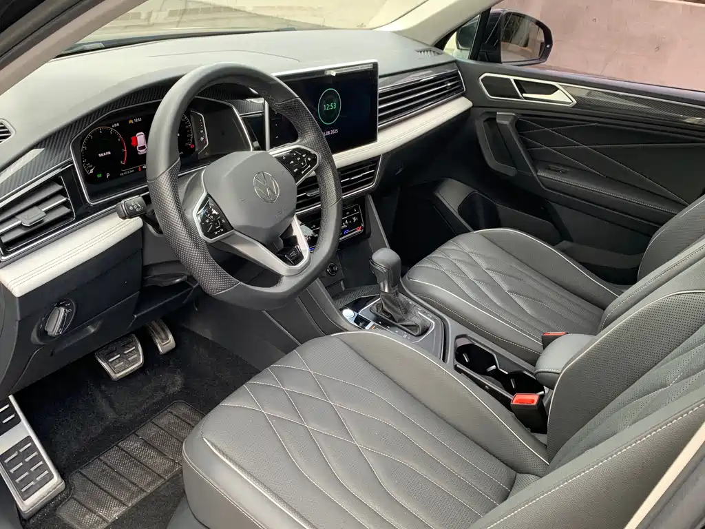 VOLKSWAGEN TIGUAN L 2023