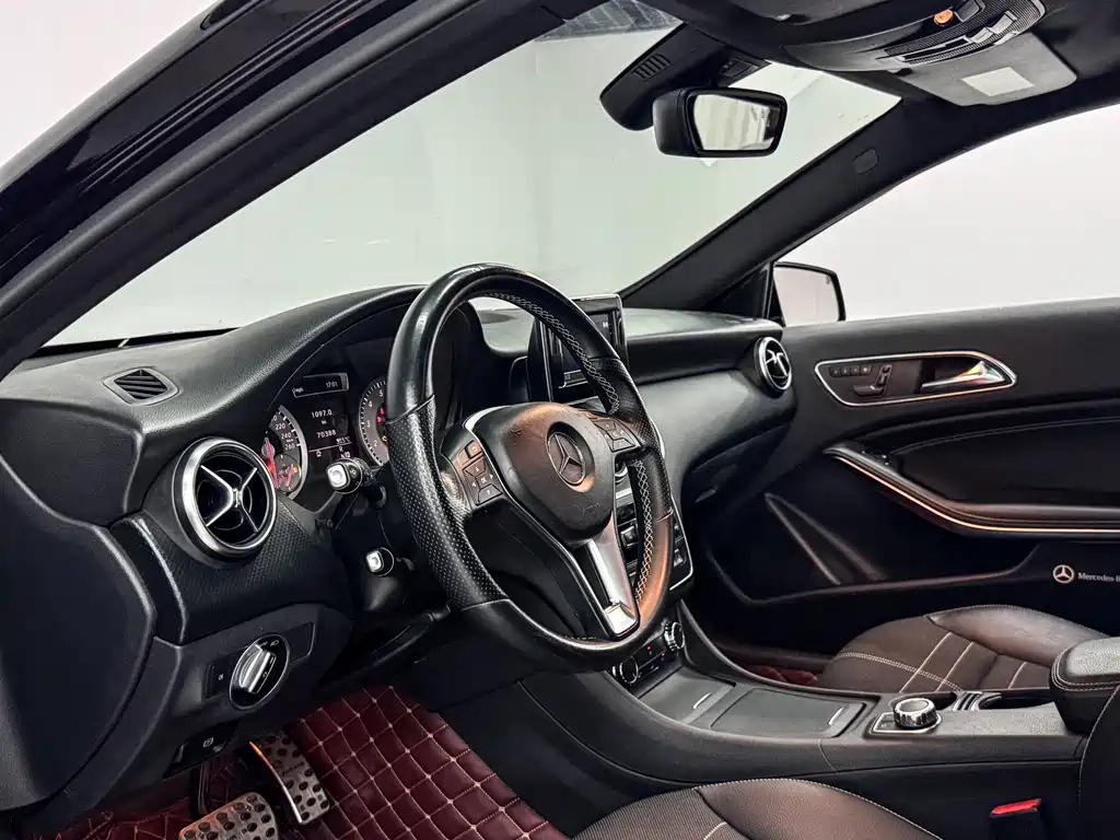 MERCEDES BENZ A-CLASS IMPORT 2015