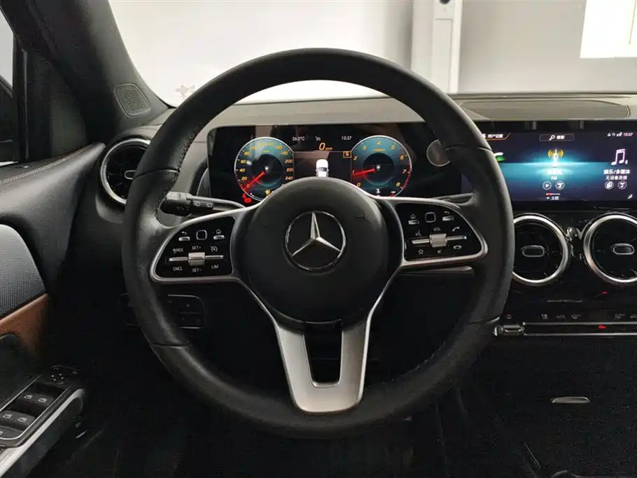 MERCEDES BENZ GLB 2020