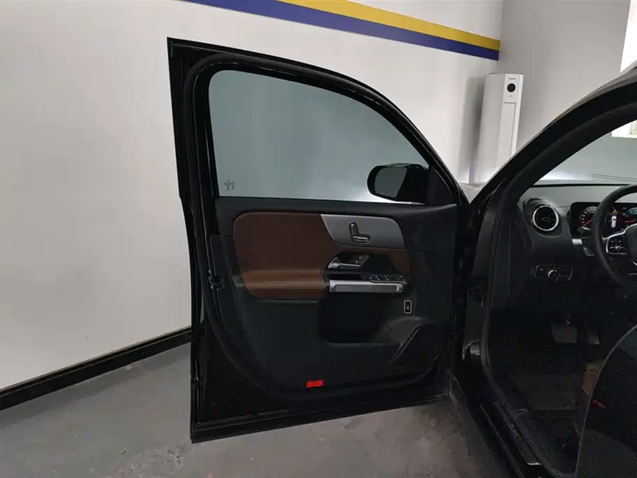 MERCEDES BENZ GLB 2020