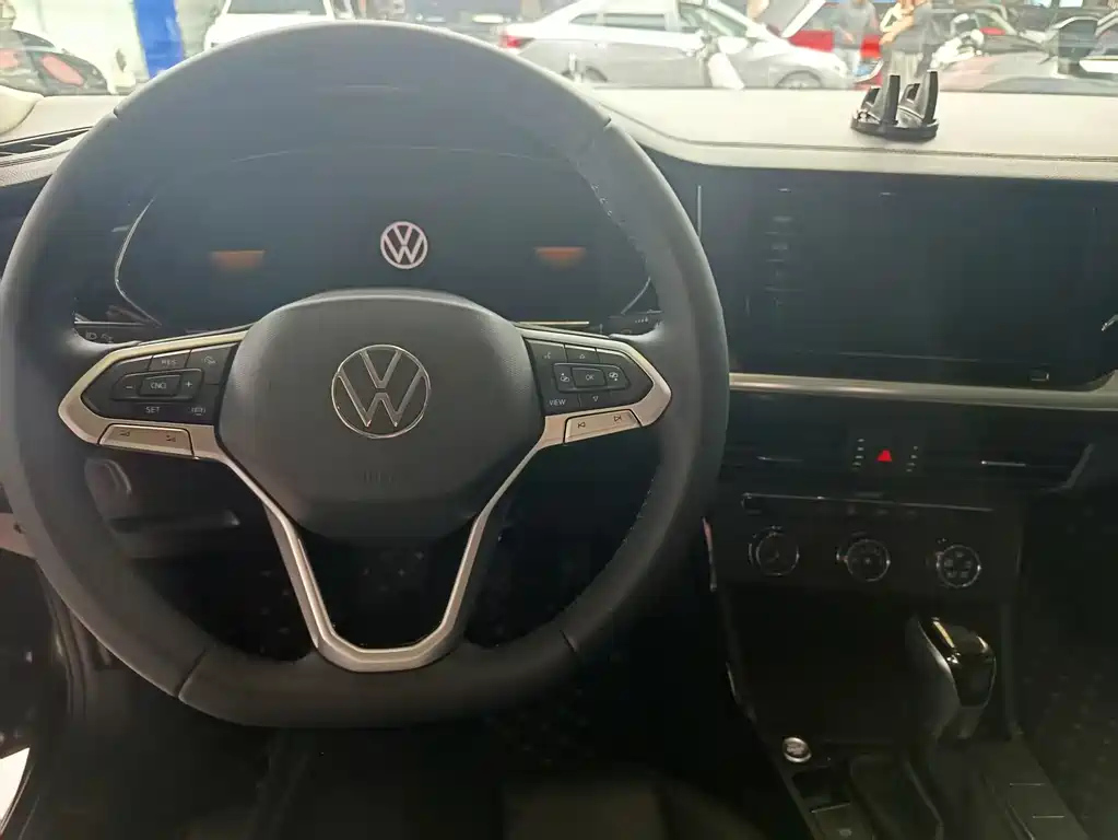 VOLKSWAGEN PASSAT 2022