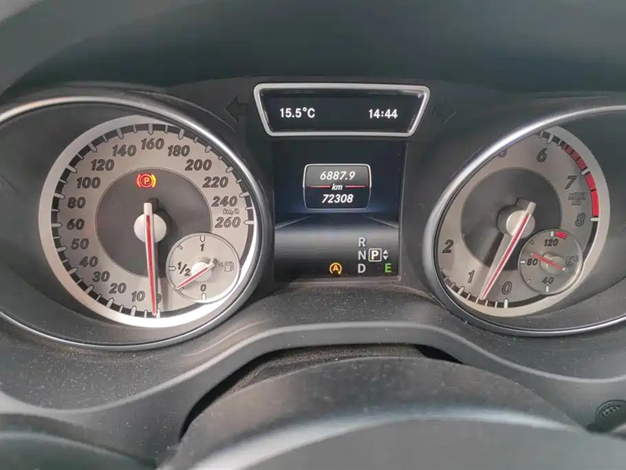 MERCEDES BENZ GLA 2016