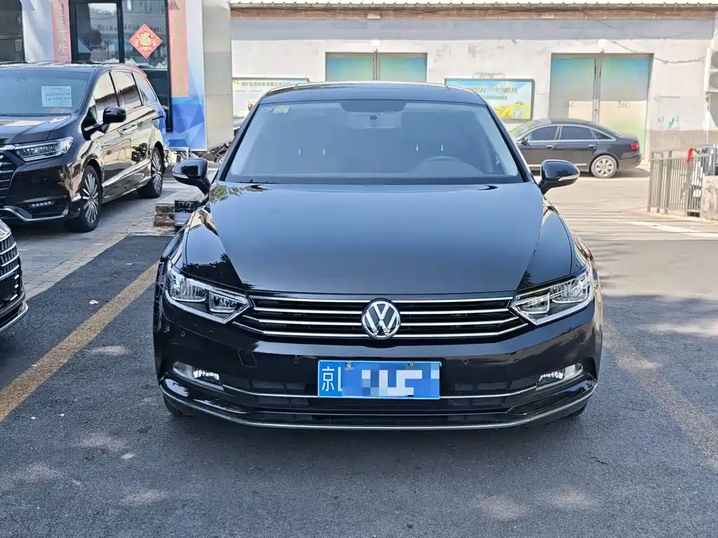 VOLKSWAGEN MAGOTAN 2018