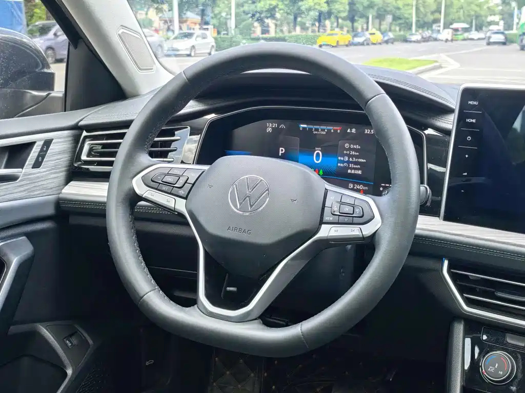 VOLKSWAGEN SAGITAR 2023