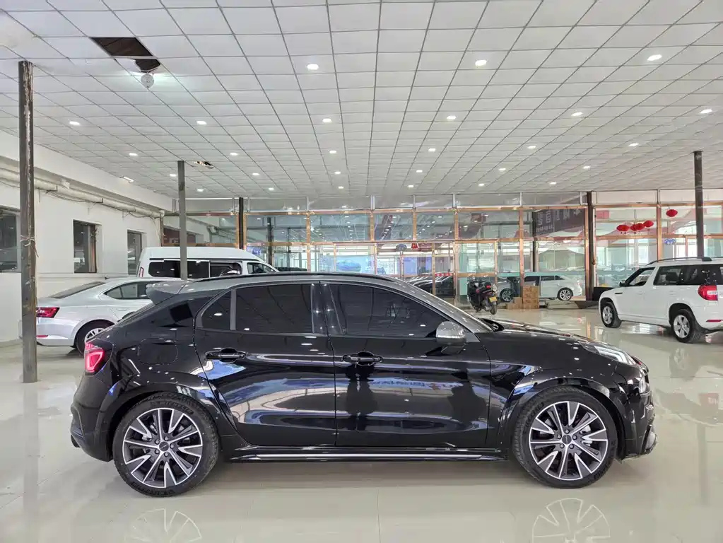 LYNK&CO 02 HATCHBACK 2022