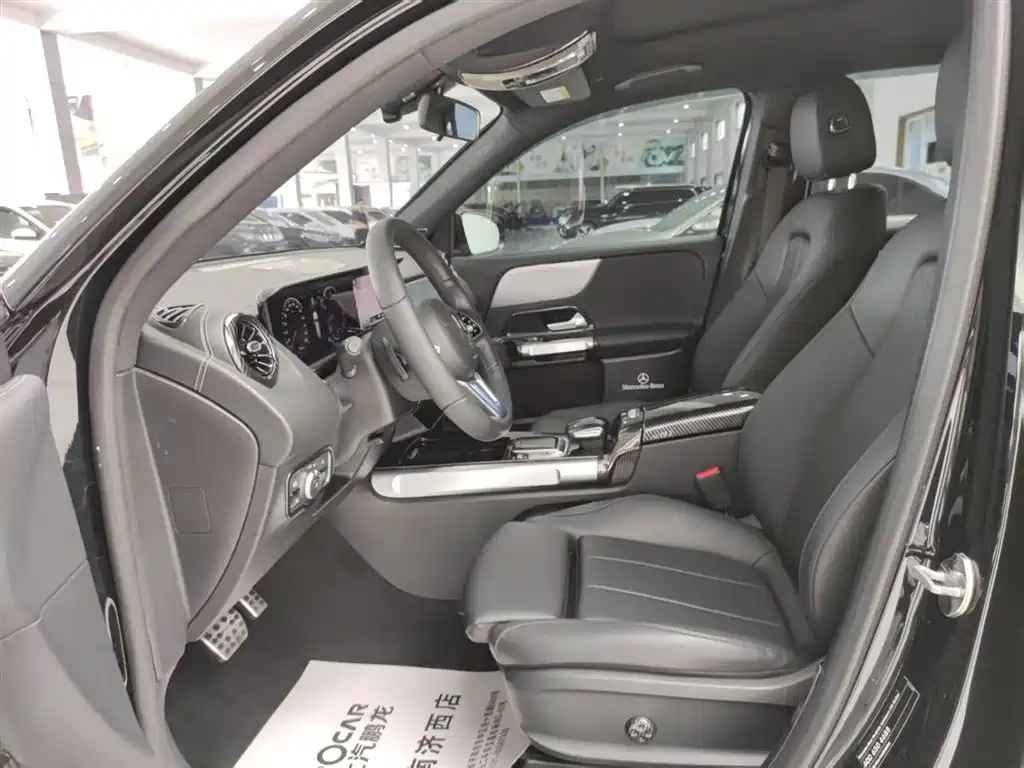MERCEDES BENZ GLB 2023