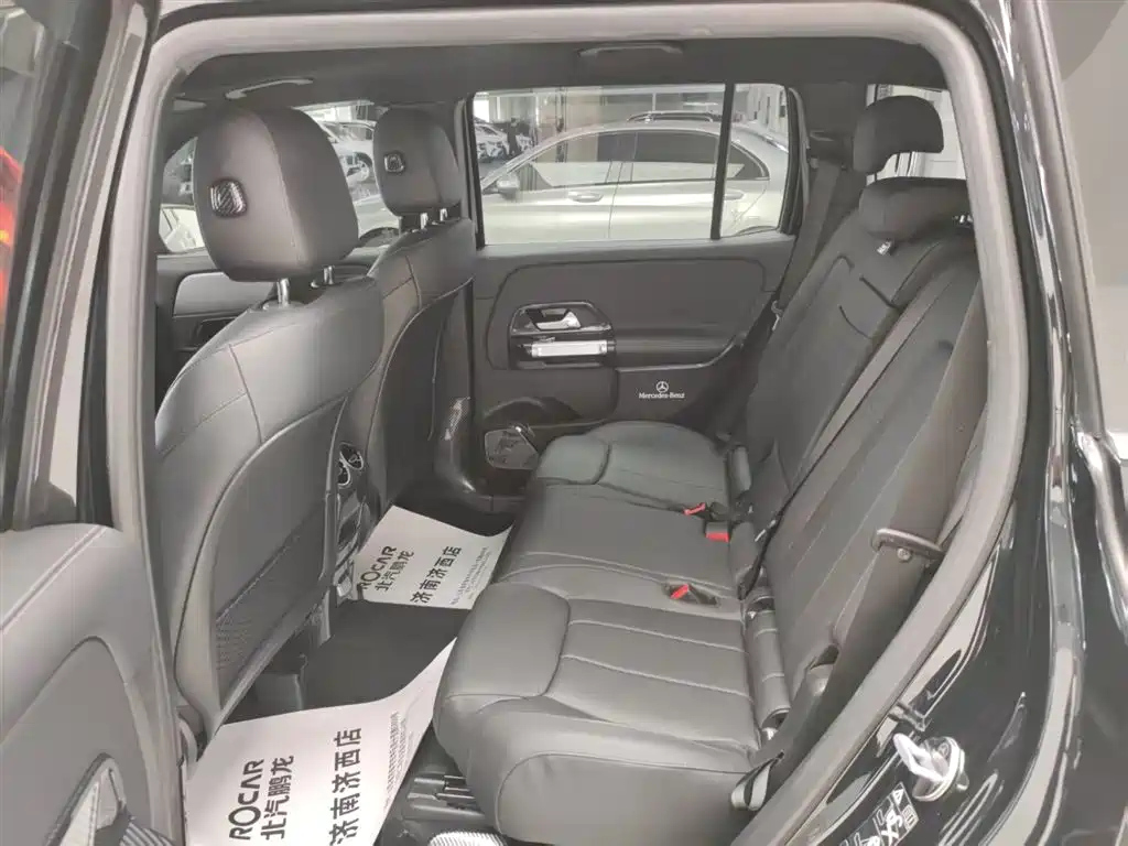 MERCEDES BENZ GLB 2023